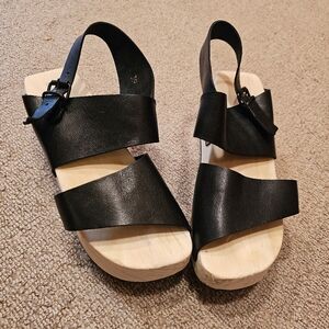 Elegant Black Leather Sandals, SIZE 39